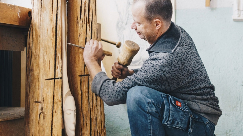 Bildhauer Martin Schonhardt führt Idee und Raum zusammen - Etwas, das berührt
