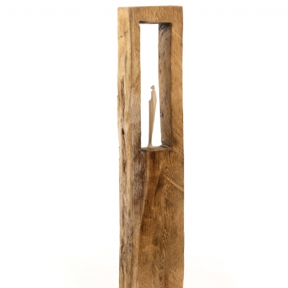 Kleine Frau in großem Raum - Linde, Eiche