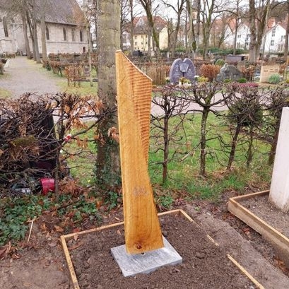 Einzelgrabmal aus Eiche